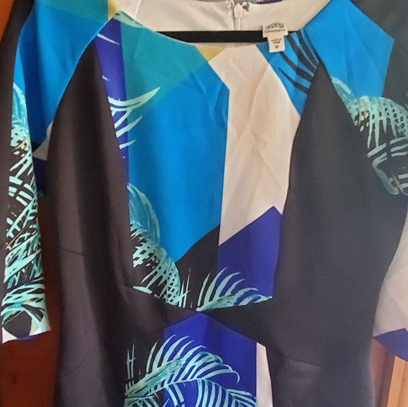 Eye catch for sure! Beautiful, bright colors - Picture 8 of 8